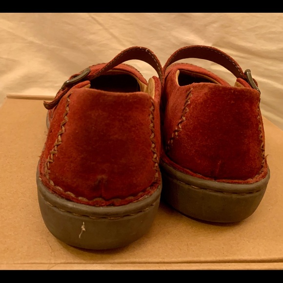 Comfy boc flats perfect for fall - Picture 4 of 6